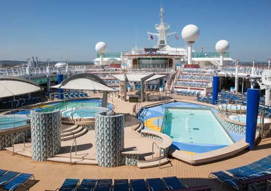 Explorer-of-the-Seas-pool-deck