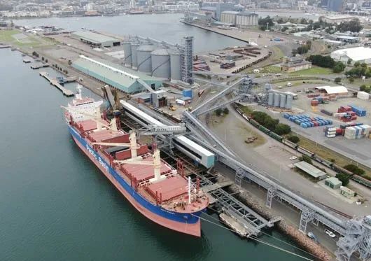 Port-of-Newcastle-wheat-shipment-NAT